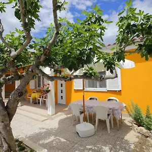Marta Apartman Ražanac